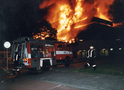 835662 Afbeelding van de brand in het Zwembad De Kwakel (Paranadreef 10) te Utrecht.